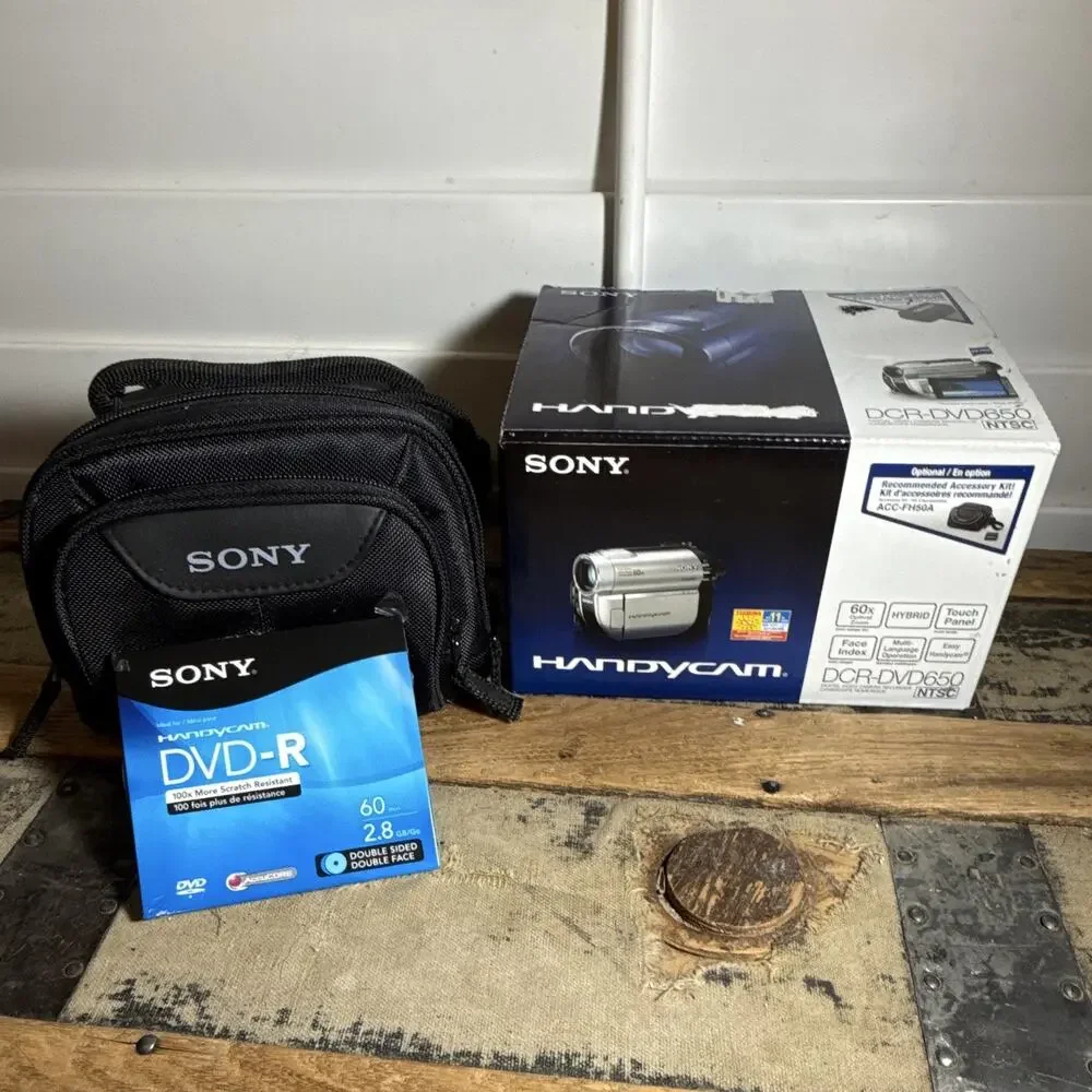 Sony Handycam DCR-DVD650 SD Camcorder 60x DVD/Memory Stick Touch LCD - UNTESTED